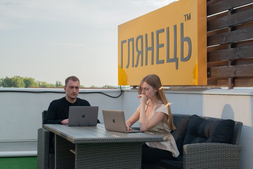 ™ Glowit, studio projektowania stron internetowych — O firmie Glyanec_1